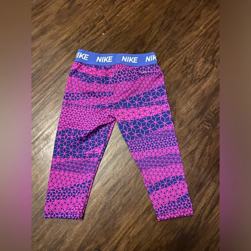 Girls Nike capris - Picture 4 of 4